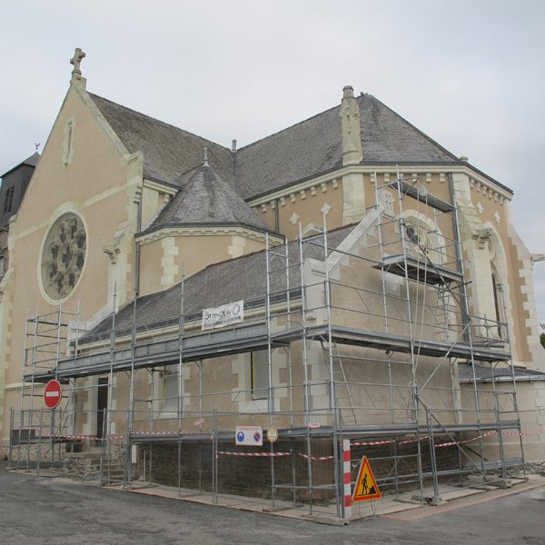 taille-de-pierre-montilliers-eglise-3